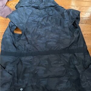 Lululemon Black Camouflage Running Puffer Vest